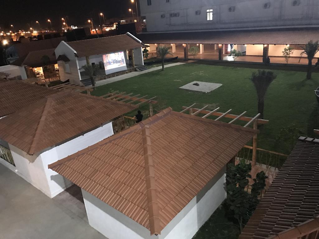 Avigna Lokesh Hotel Chik Bānavar Zewnętrze zdjęcie